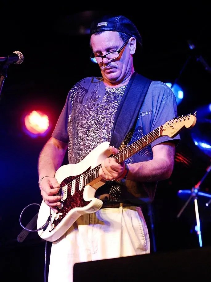 Joe Roy Jackson on stage with his white Stratocaster